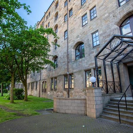 Stunning 2 Bed Merchant City Apartment With Residents Parking グラスゴー エクステリア 写真