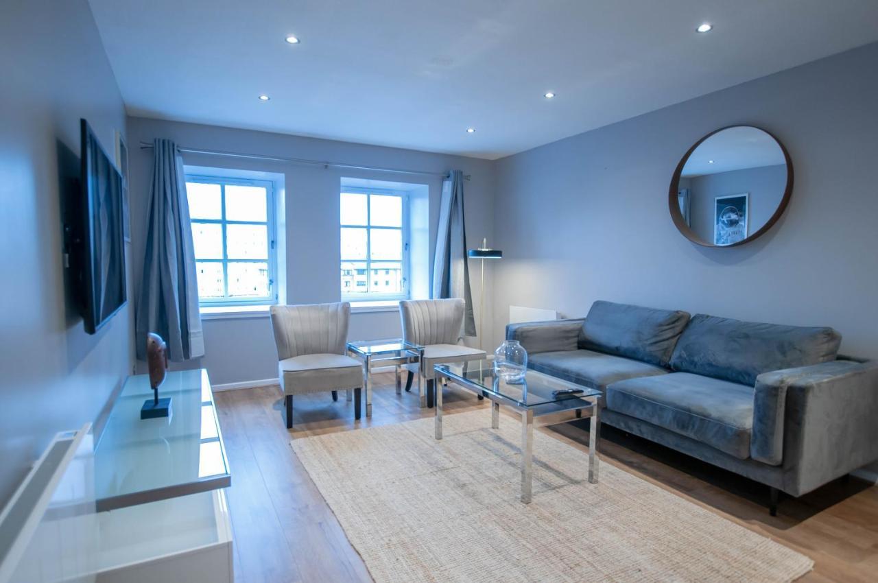 Stunning 2 Bed Merchant City Apartment With Residents Parking グラスゴー エクステリア 写真