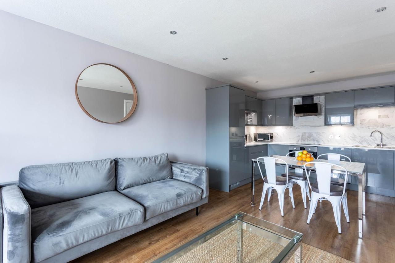 Stunning 2 Bed Merchant City Apartment With Residents Parking グラスゴー エクステリア 写真