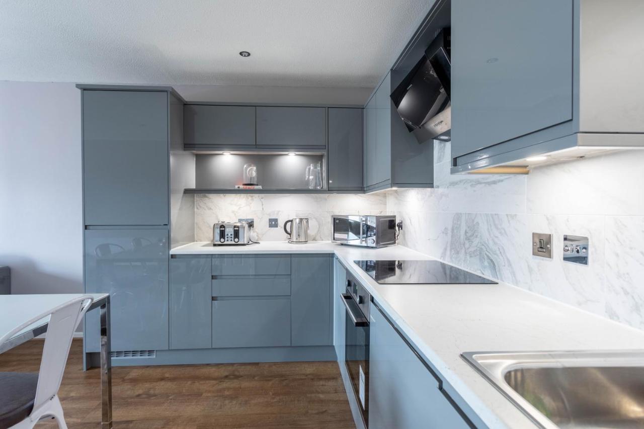 Stunning 2 Bed Merchant City Apartment With Residents Parking グラスゴー エクステリア 写真