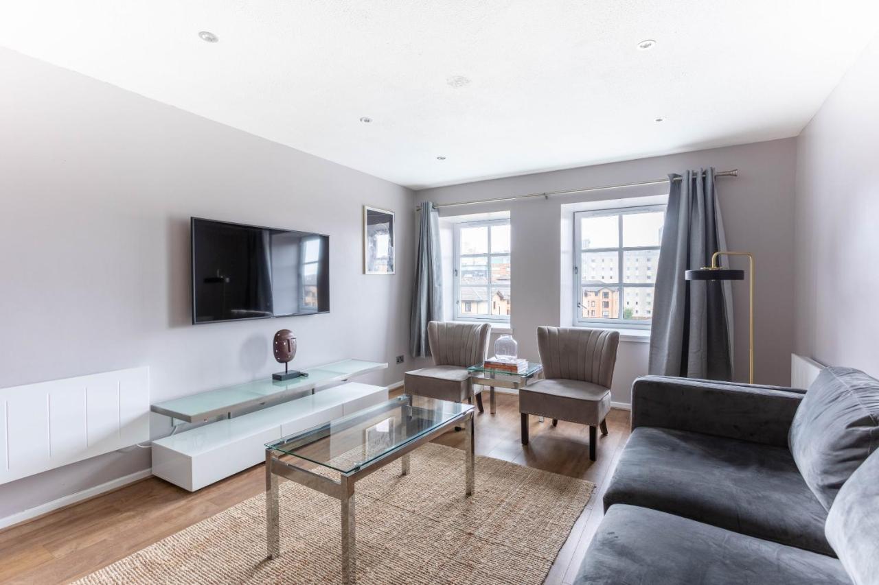 Stunning 2 Bed Merchant City Apartment With Residents Parking グラスゴー エクステリア 写真