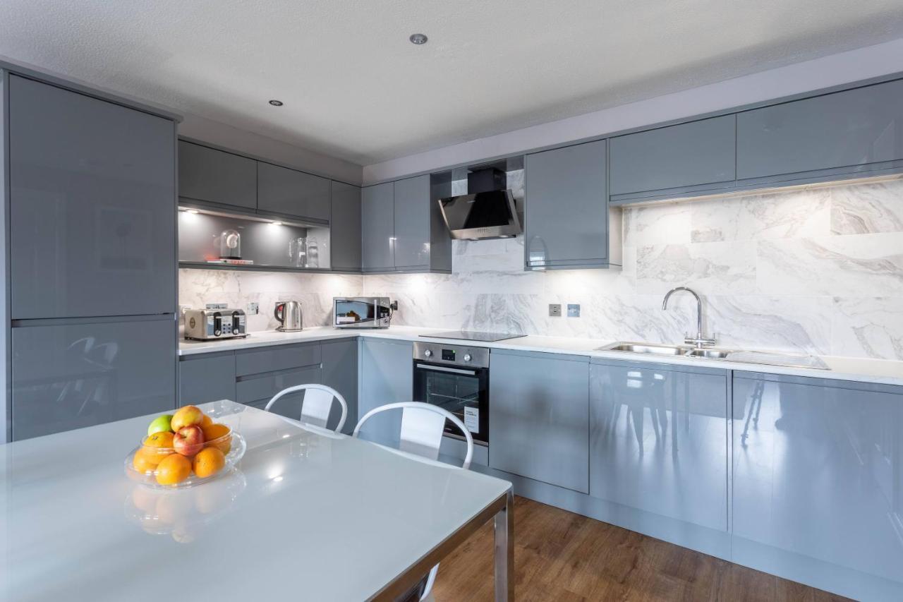 Stunning 2 Bed Merchant City Apartment With Residents Parking グラスゴー エクステリア 写真